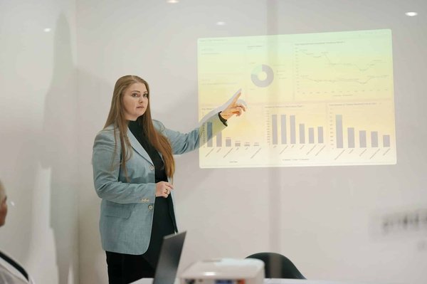 Quelles sont les stratégies efficaces pour le développement des compétences en leadership chez les jeunes diplômés ?