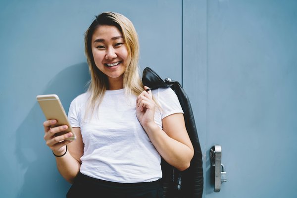 Grossiste t-shirt personnalisé : l'allié de votre image de marque